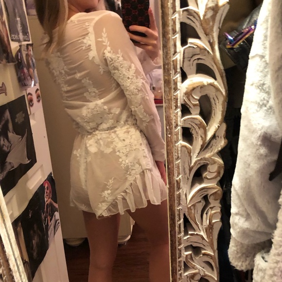 Women’s lace long sleeve romper - Picture 3 of 6